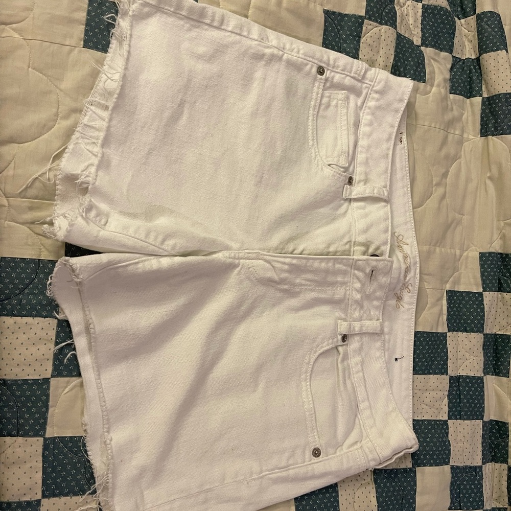 American Eagle White midi shorts. Size 12